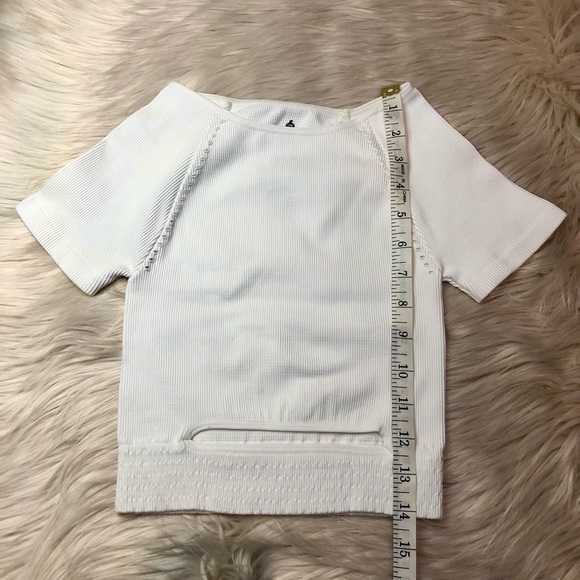 FREE PEOPLE Cut it Out Short Sleeve Top XS/S - Picture 9 of 9